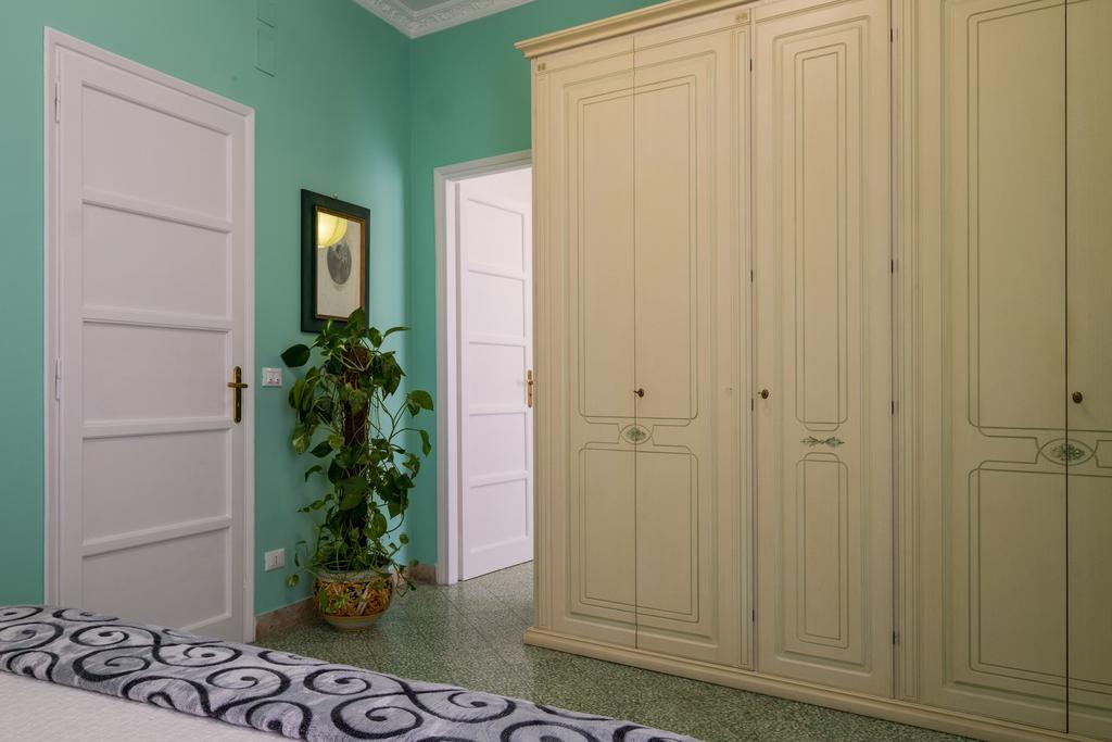 Mille E Una Notte / Station Apartment Palermo Luaran gambar